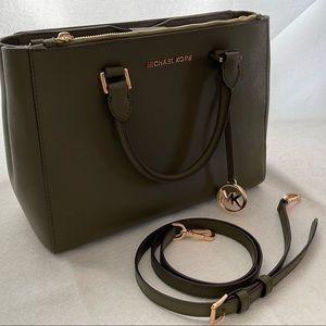 VERY GENTLY USED Michael Kors purse